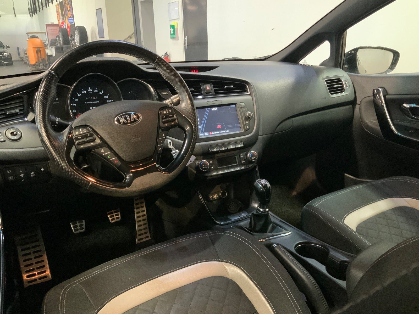 Kia Ceed (6/8)