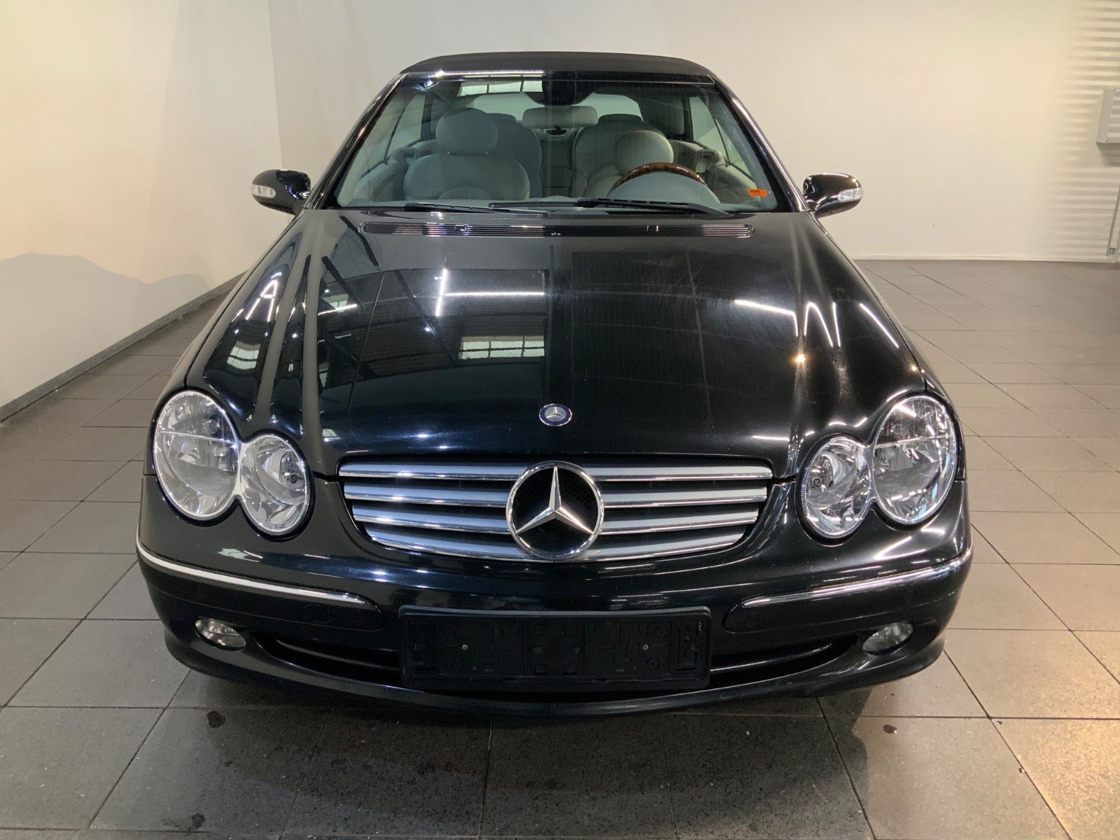 Mercedes-Benz CLK 240 (2/8)