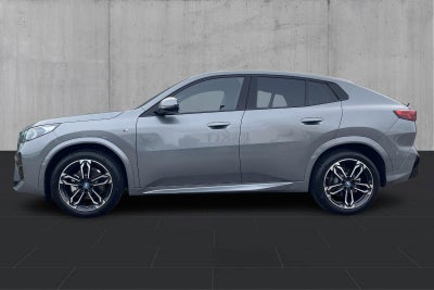 BMW iX2 eDrive20 M-Sport - 1