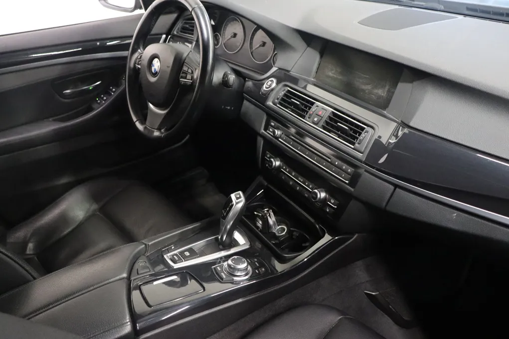 BMW 528i aut.