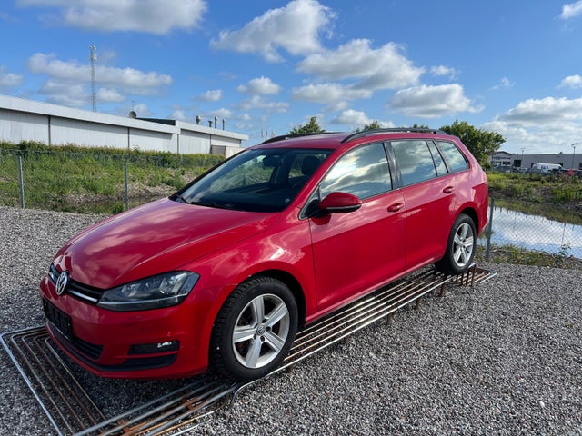VW Golf VII 1,6 TDi 110 Highline Variant DSG BMT
