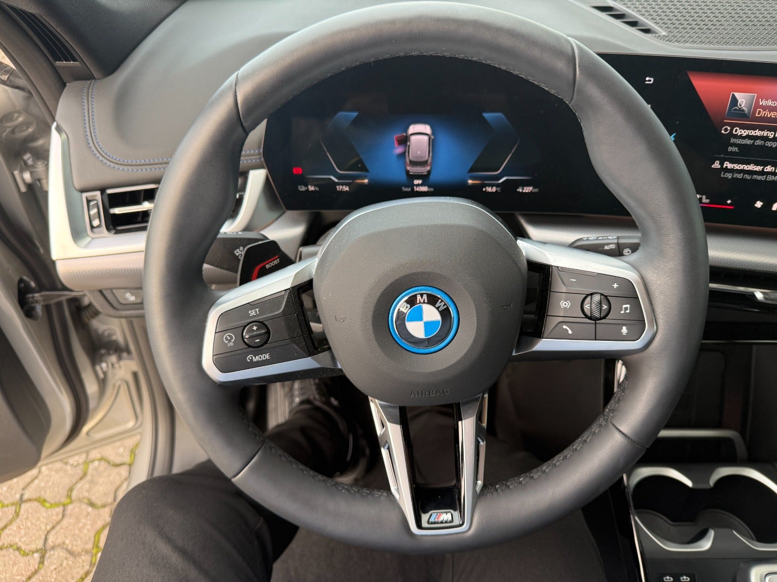 BMW iX1 eDrive20 M-Sport Premium 5d - 12