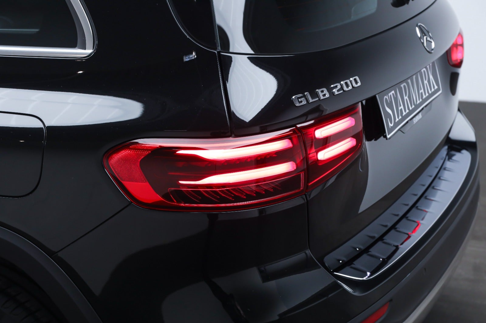 Mercedes-Benz GLB 200