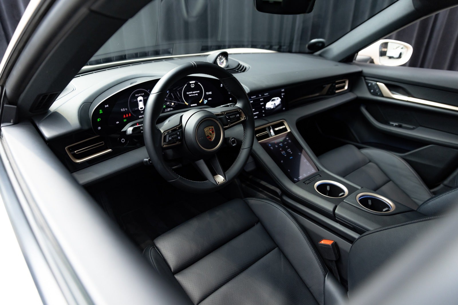 Gallery image 13 of 19