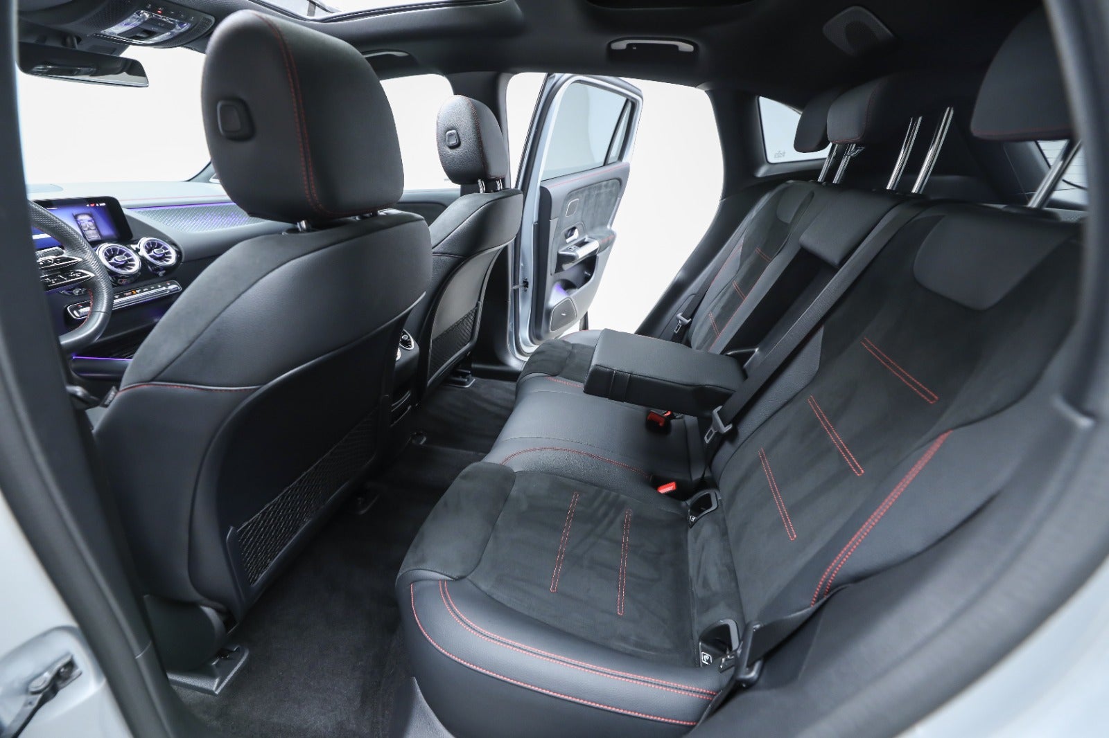 Mercedes-Benz EQA 350 (5/8)