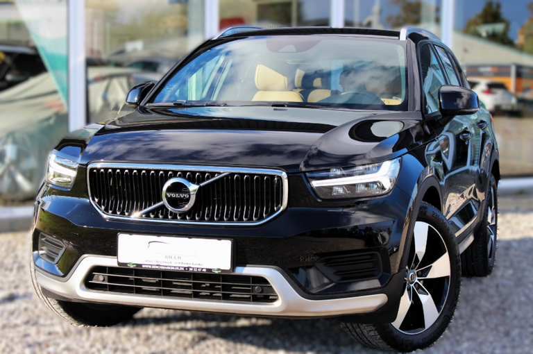 Volvo XC40 D4 190 Momentum aut. AWD