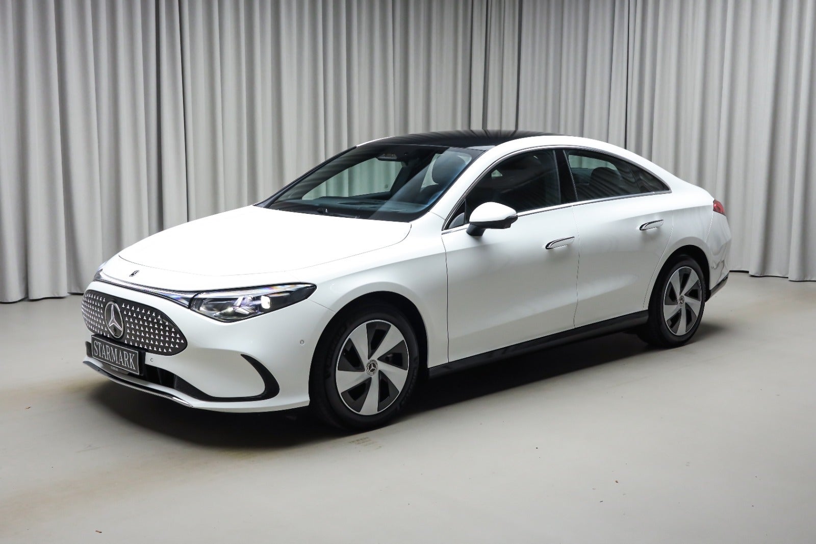 Mercedes-Benz CLA 250+ (1/8)