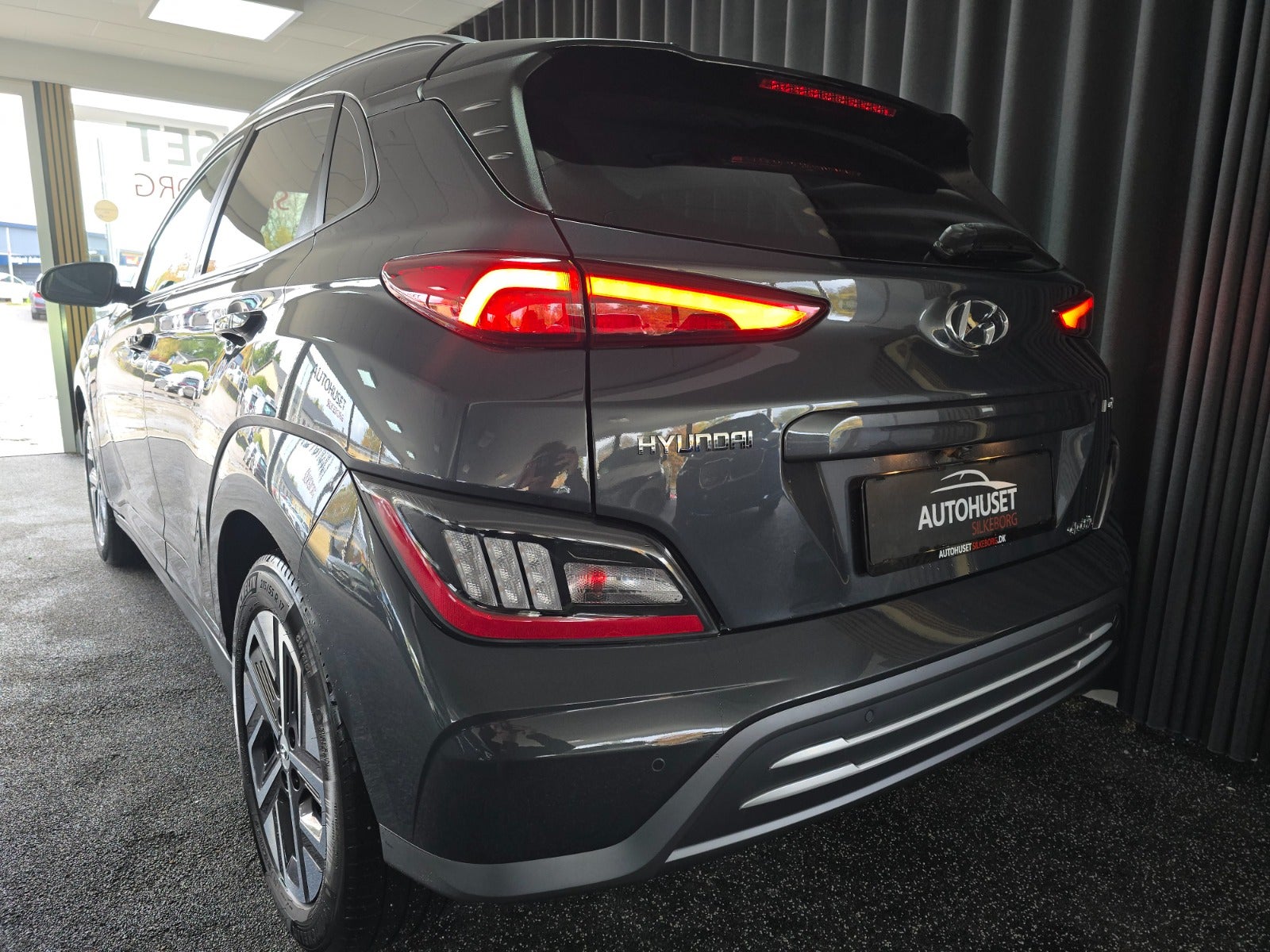 Hyundai Kona EV Trend