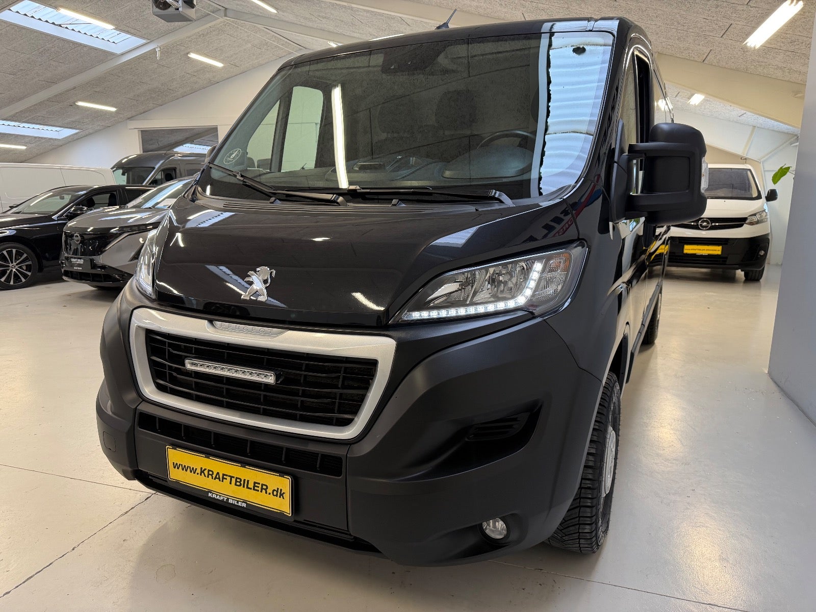 Billede af Peugeot Boxer 333 2,2 BlueHDi 140 L2H1 Premium