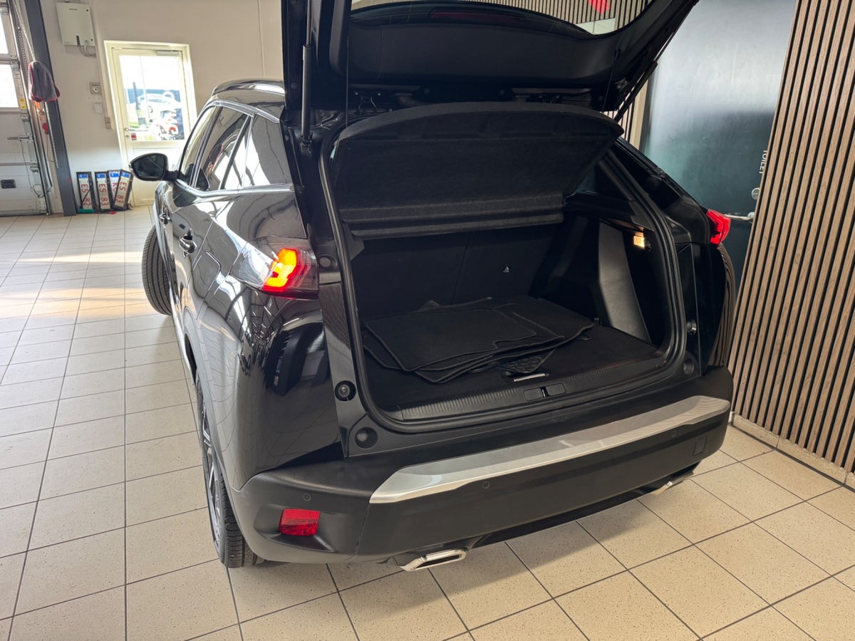 Peugeot 2008 PureTech 130 Selection Tech EAT8