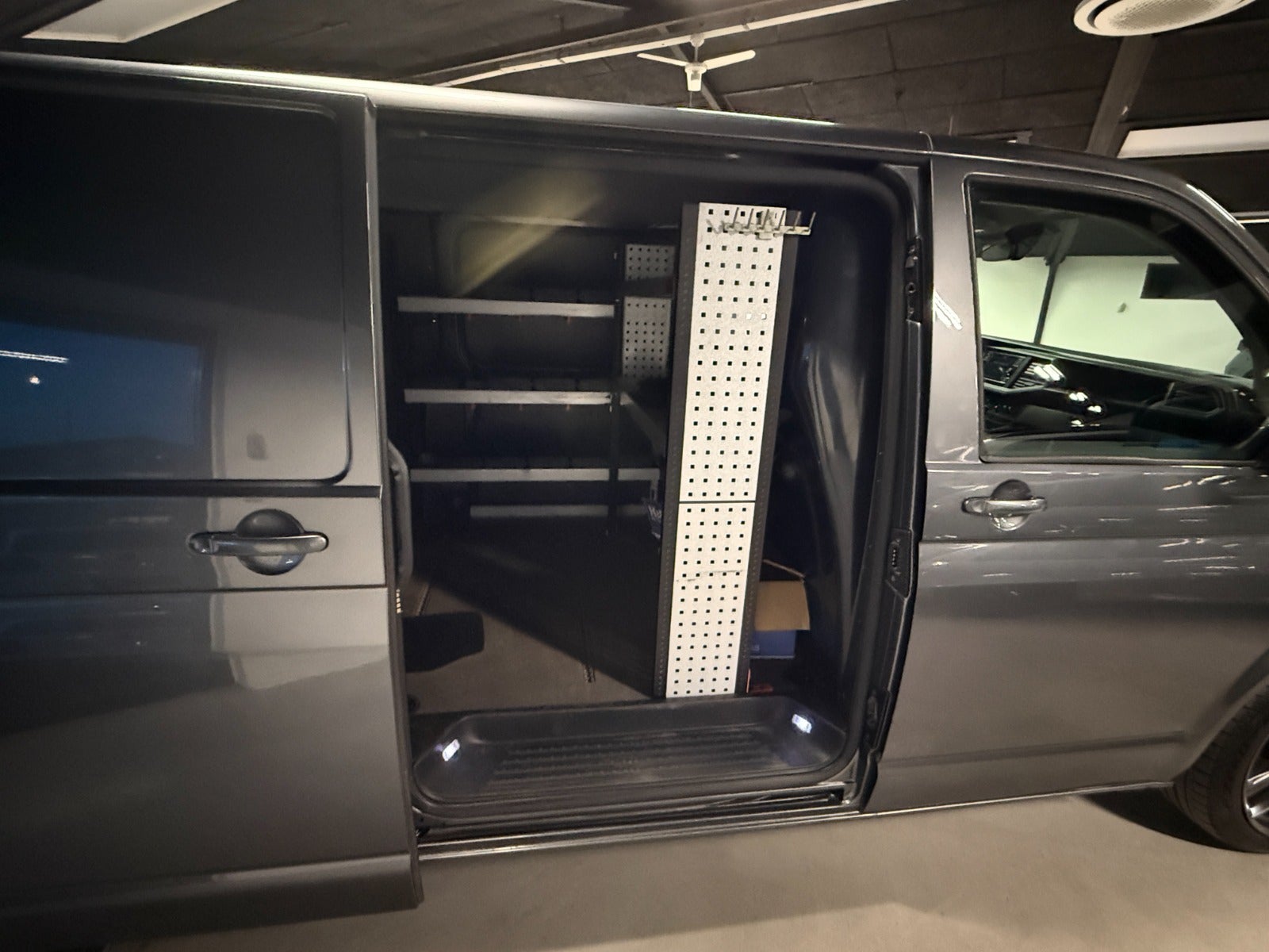 VW Transporter TDi 199 Kassevogn DSG 4Motion lang