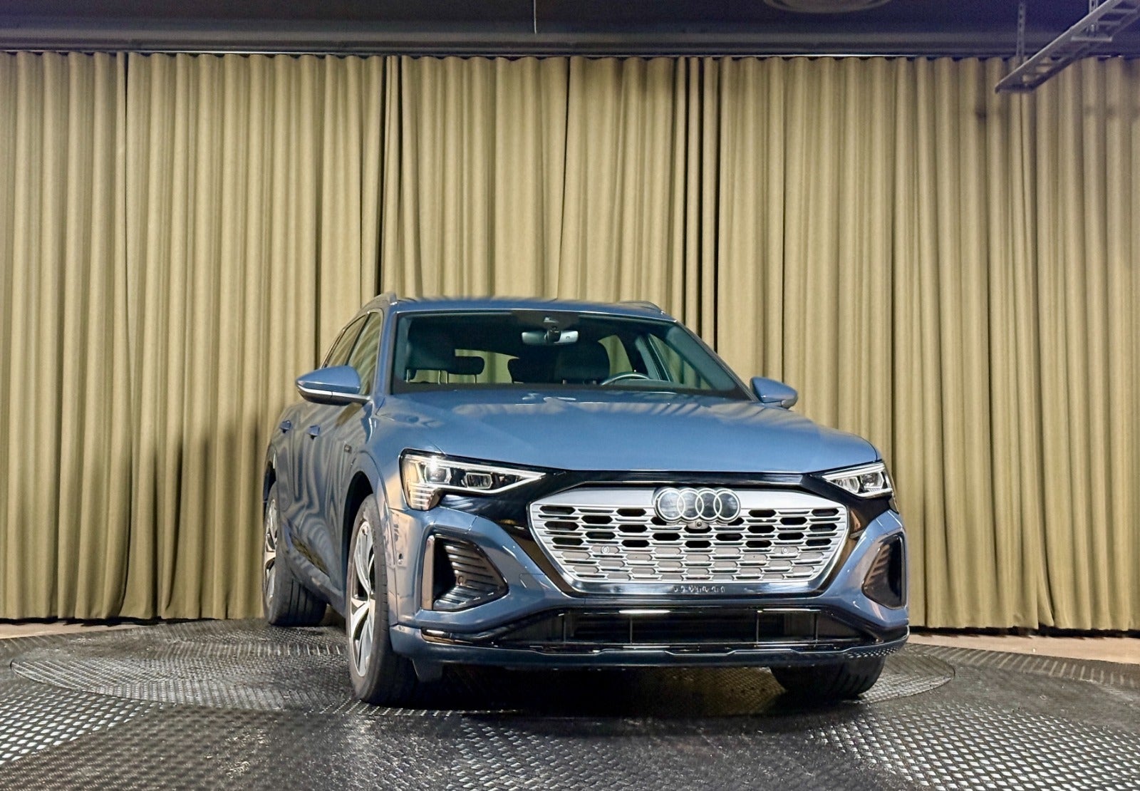 Billede af Audi Q8 e-tron 50 S-line quattro