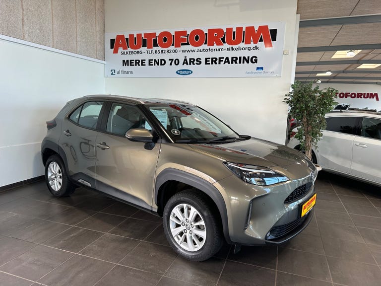 Toyota Yaris Cross Hybrid Active Tech e-CVT Van
