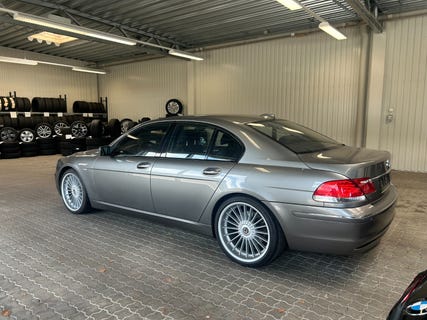 BMW 750i