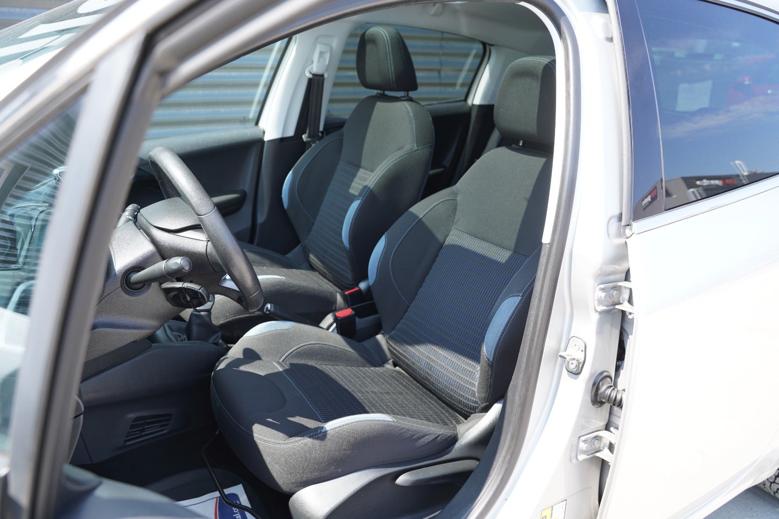 Billede af Peugeot 208 1,2 VTi 82 Supreme Sky