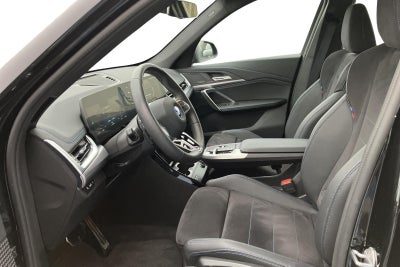 BMW iX1 eDrive20 M-Sport - 4