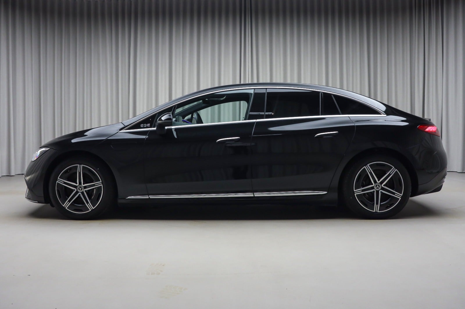 Mercedes-Benz EQE 350 (6/8)
