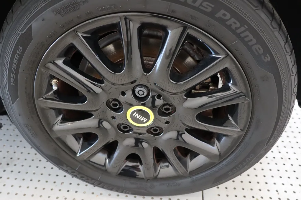 MINI Cooper SE Camden Edition