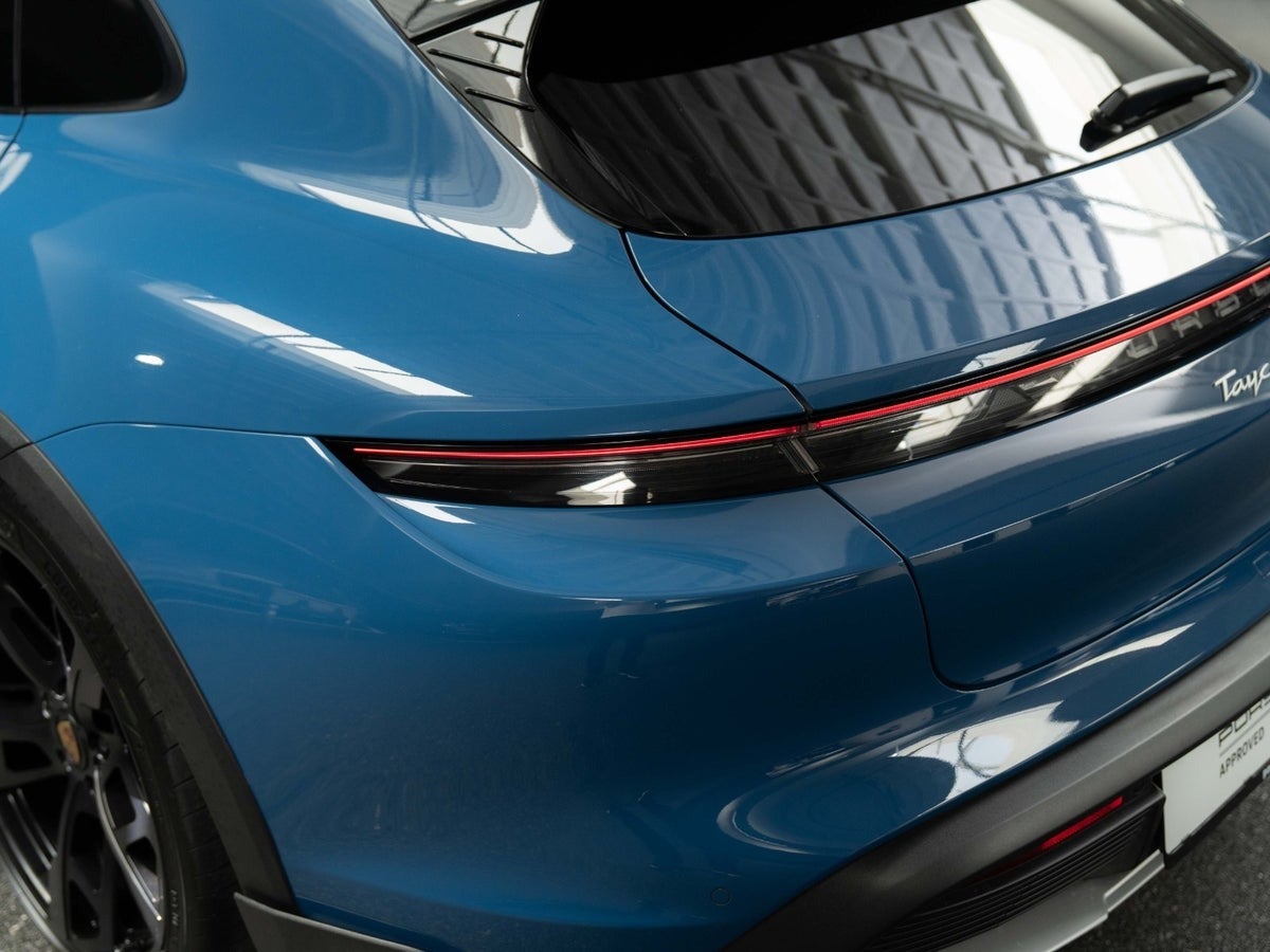 Gallery image 8 of 18