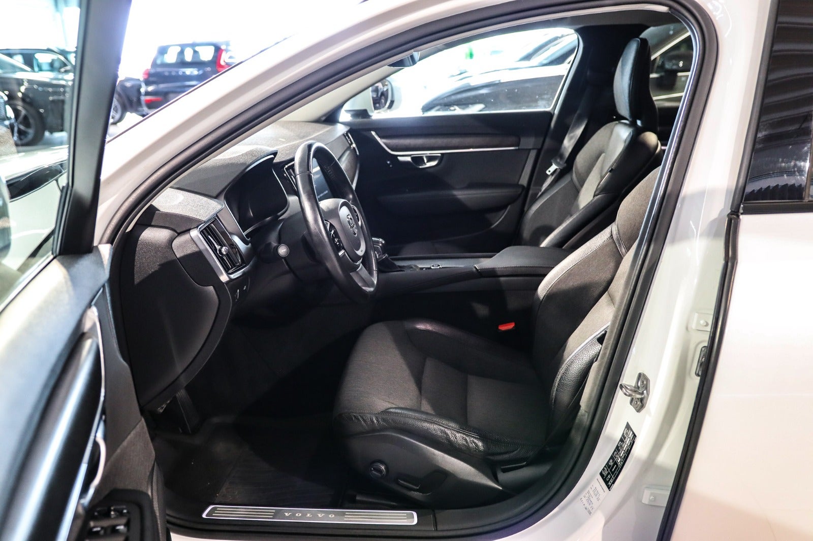 Billede af Volvo V90 CC 2,0 D4 190 Momentum aut. AWD