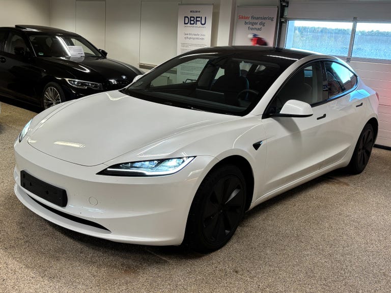 Tesla Model 3 RWD