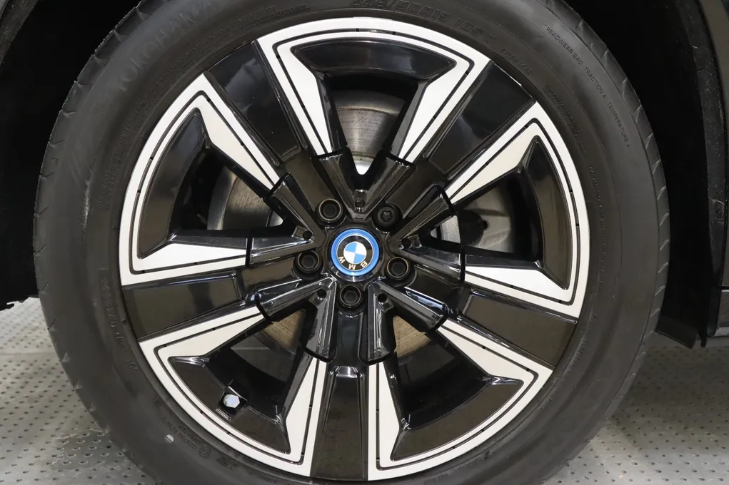 BMW iX3 Charged M-Sport