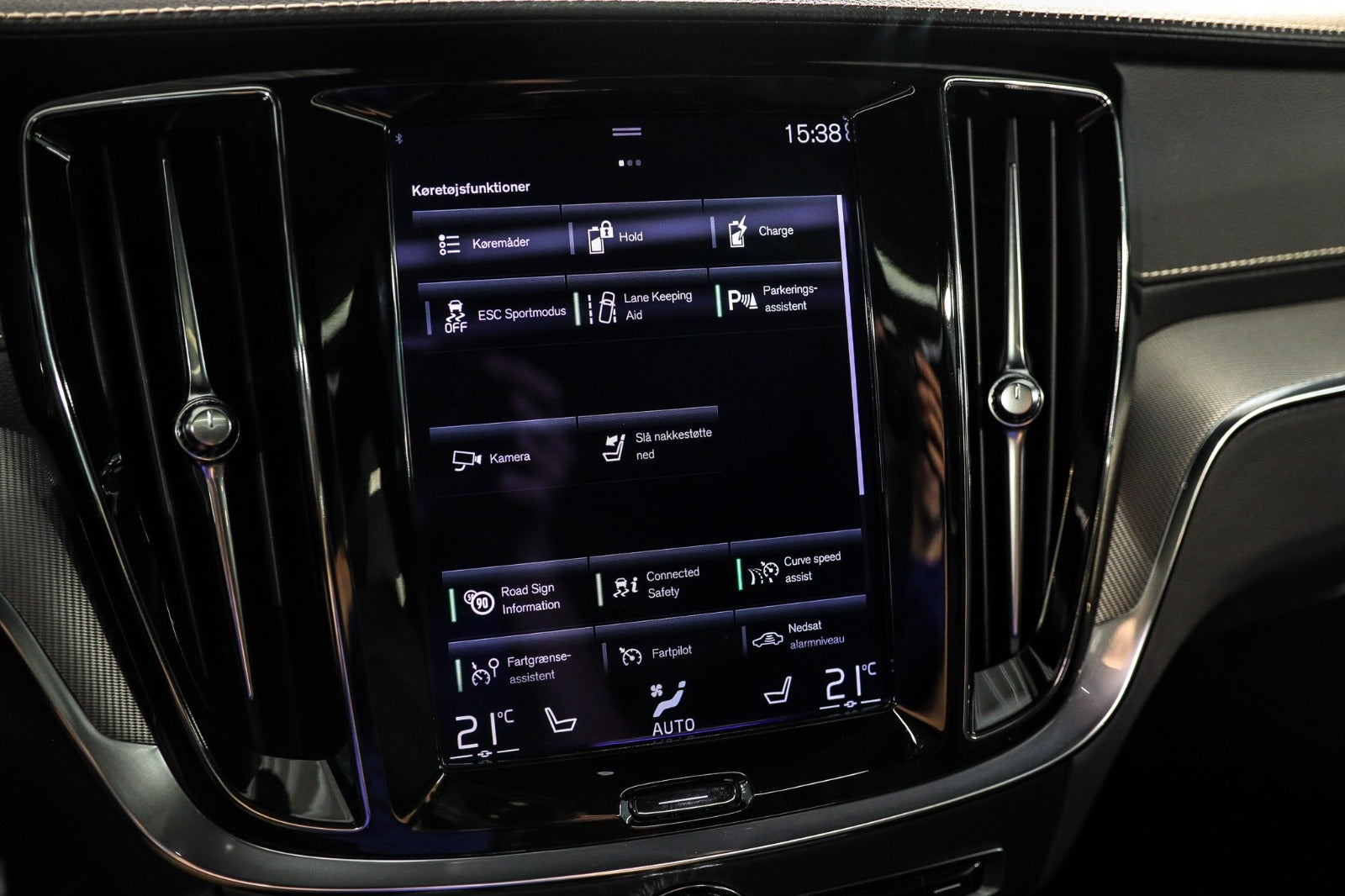 Billede af Volvo V60 2,0 T8 ReCharge R-Design aut. AWD