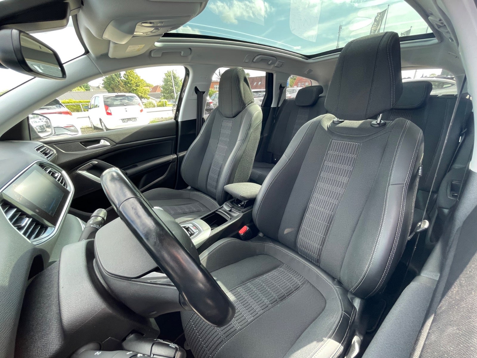 Billede af Peugeot 308 1,6 BlueHDi 120 Allure Sky SW