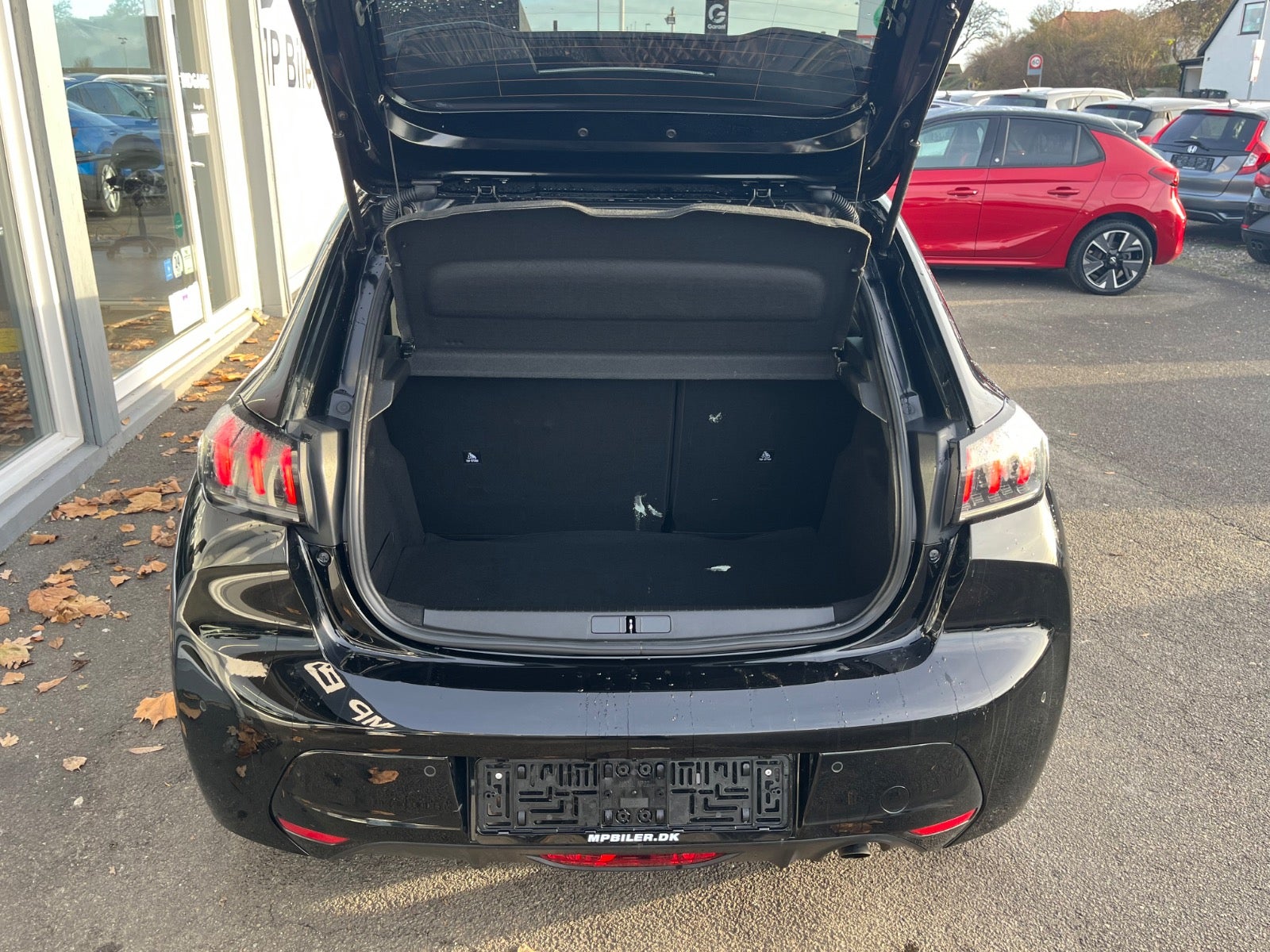 Billede af Peugeot 208 1,2 PureTech 100 Black Selection EAT8