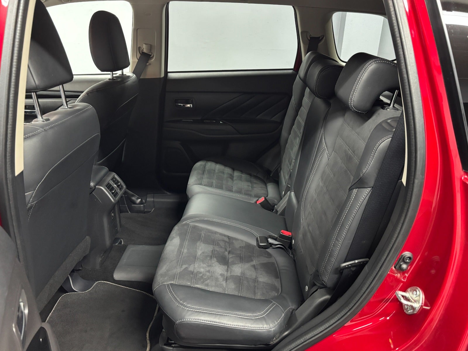 Billede af Mitsubishi Outlander 2,4 PHEV Inform+ CVT 4WD