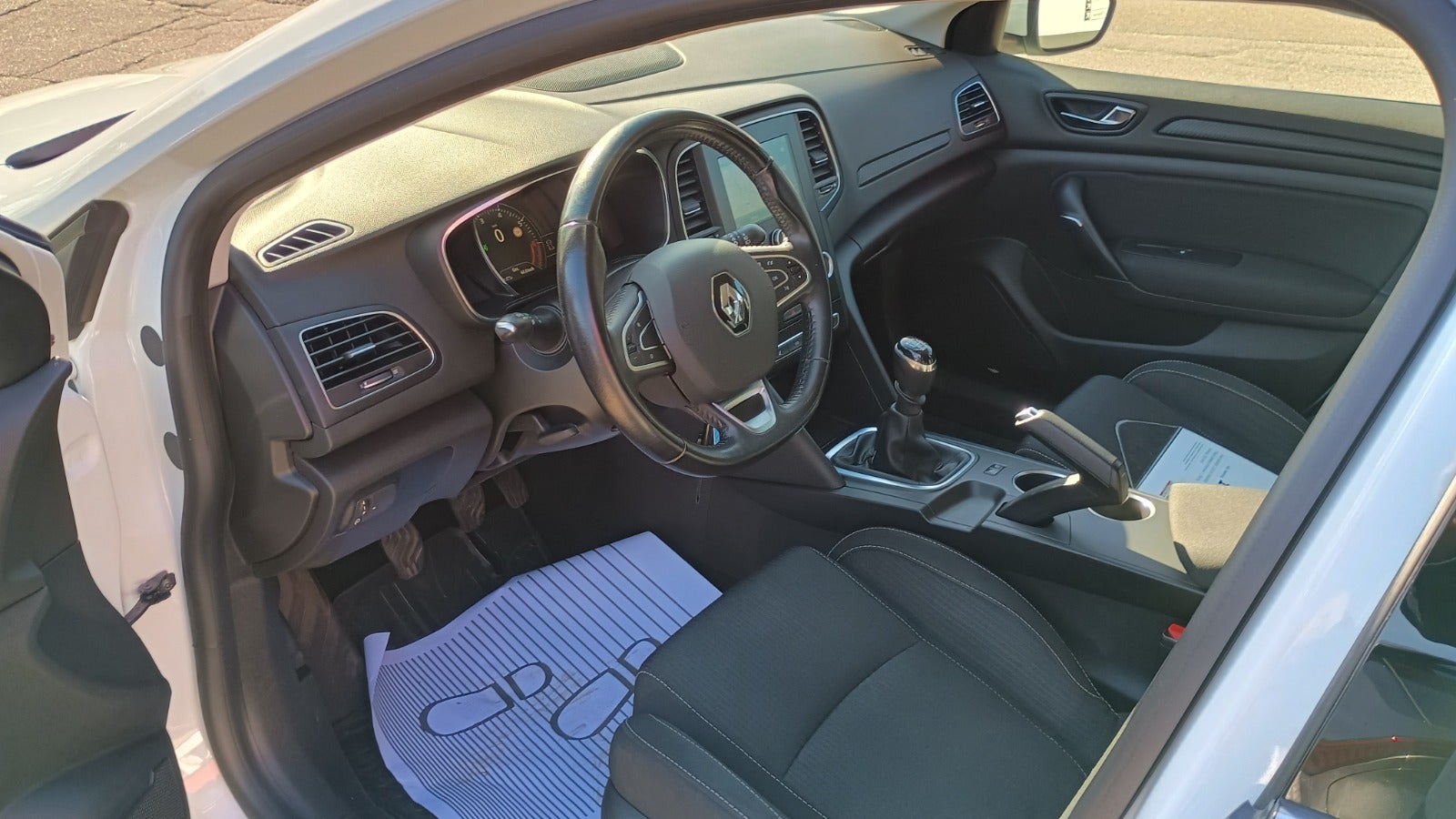 Billede af Renault Megane IV 1,2 TCe 100 Zen Sport Tourer