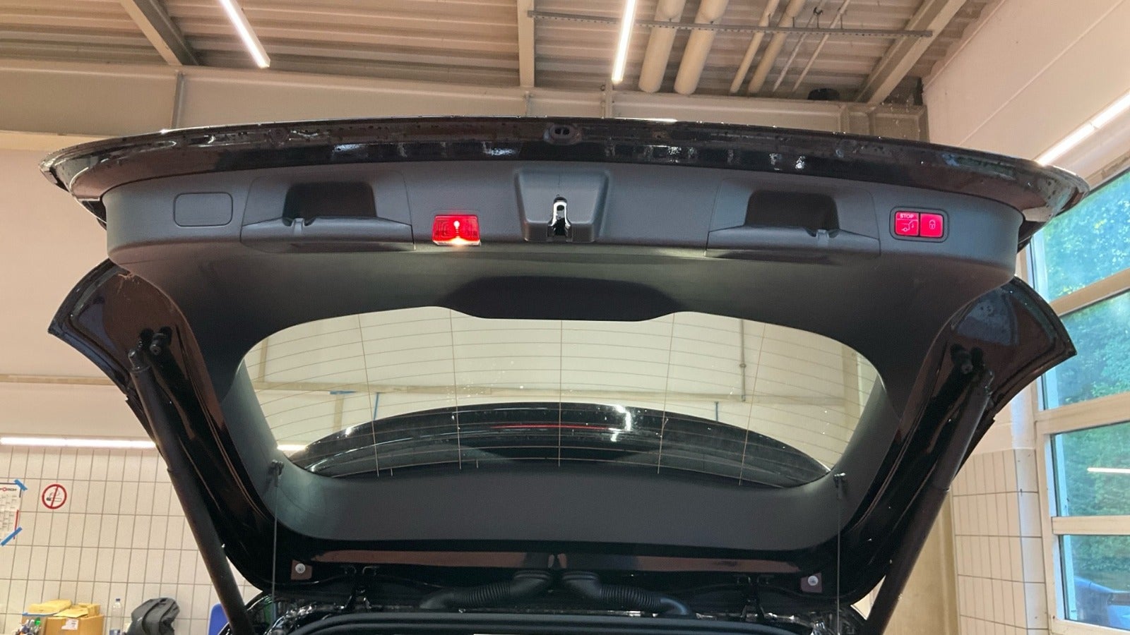 Mercedes EQA250 Electric Art