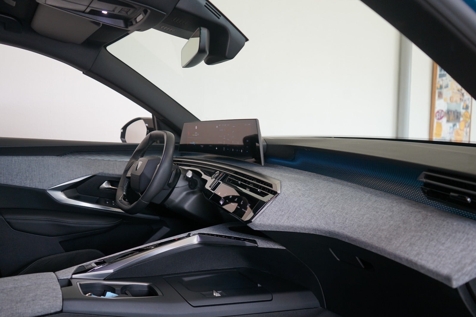 Peugeot e-3008