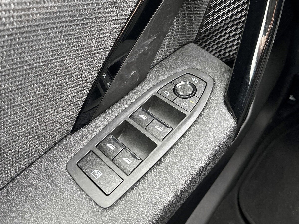 BMW iX1 xDrive30 billede 23