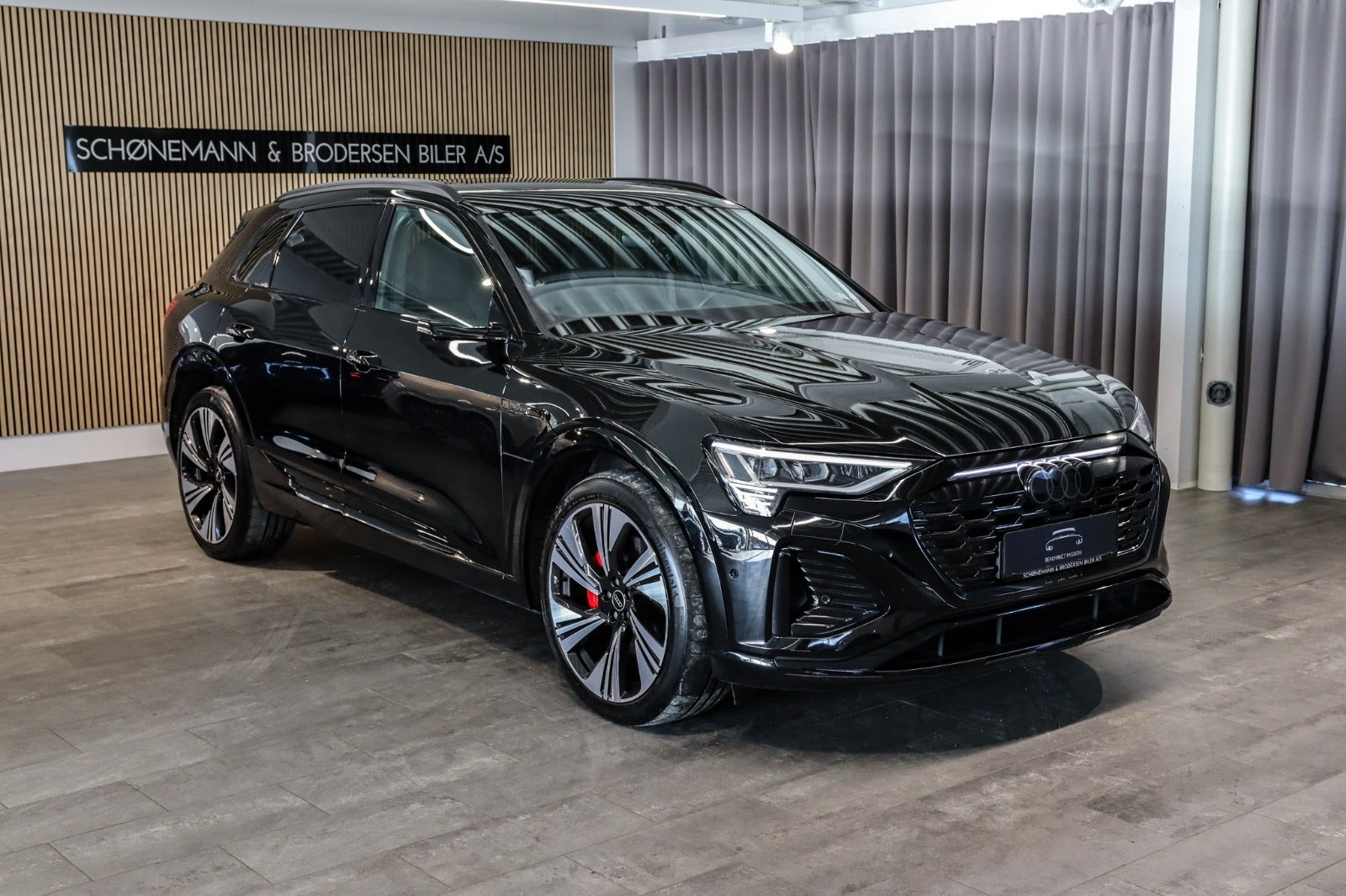 Billede af Audi Q8 e-tron 55 S-line Black Edition quattro