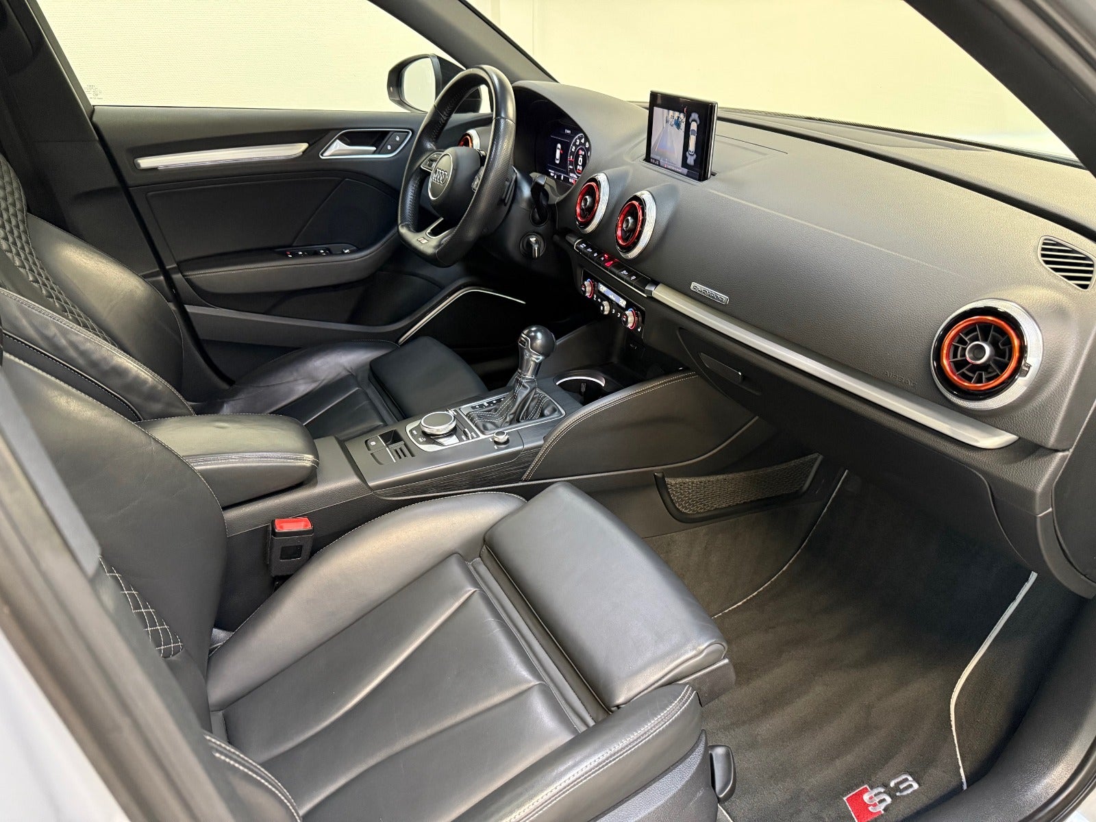 Audi S3 TFSi Sportback quattro S-tr.