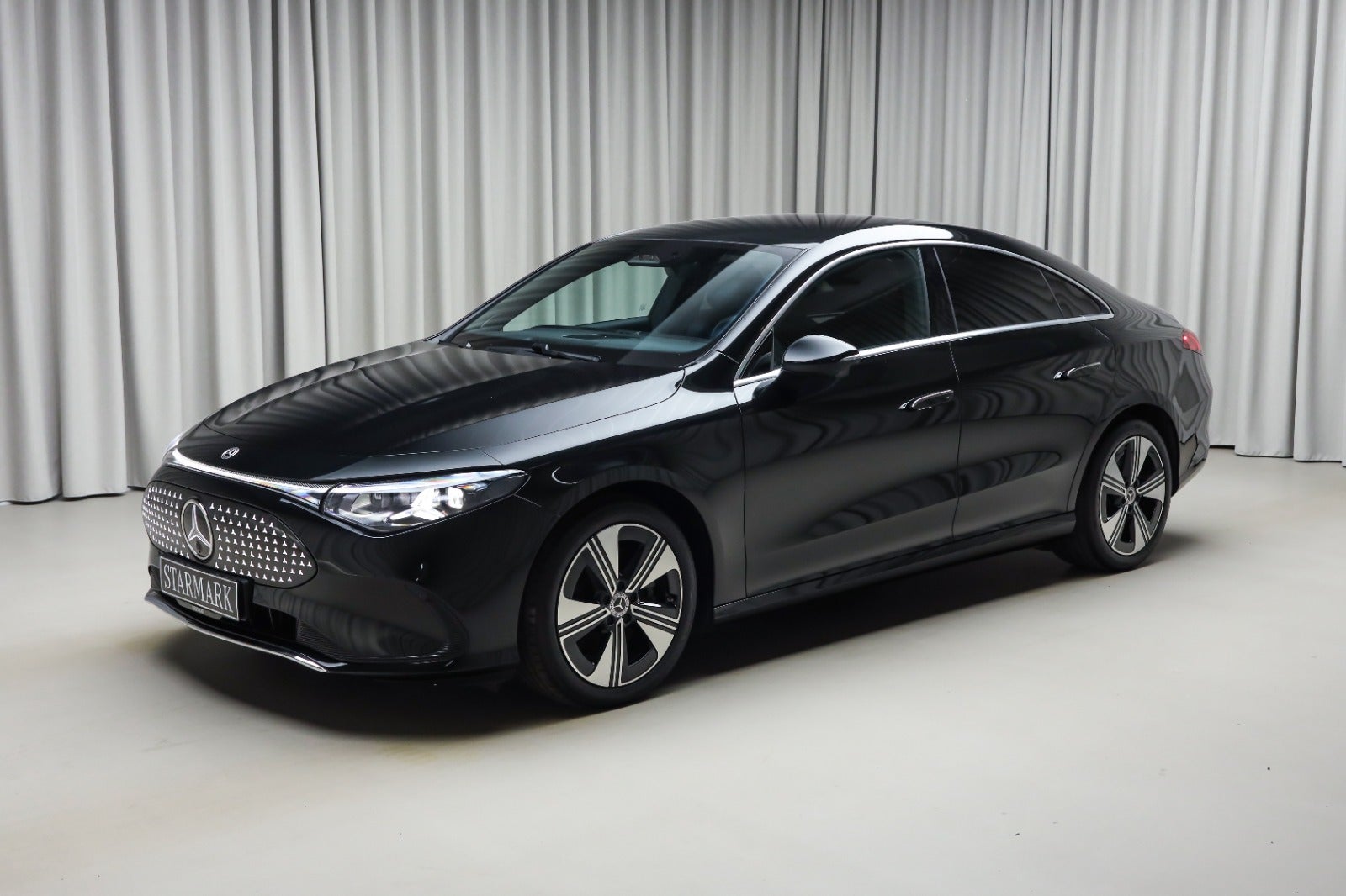 Mercedes-Benz CLA 250+ (1/8)