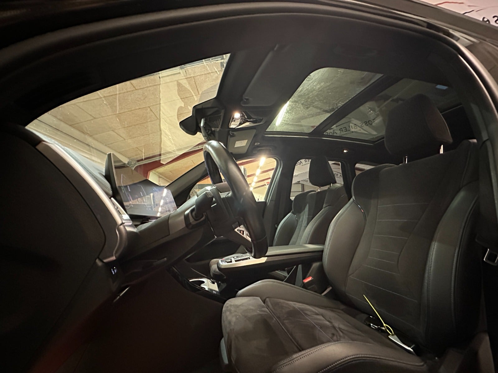 Billede af BMW iX1  xDrive30 Fully Charged M-Sport