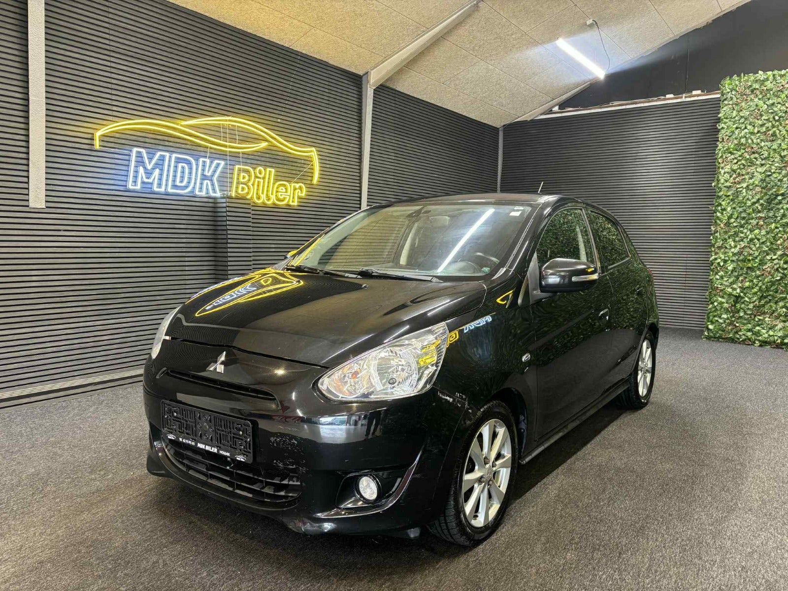 Billede af Mitsubishi Space Star 1,2 Black & White