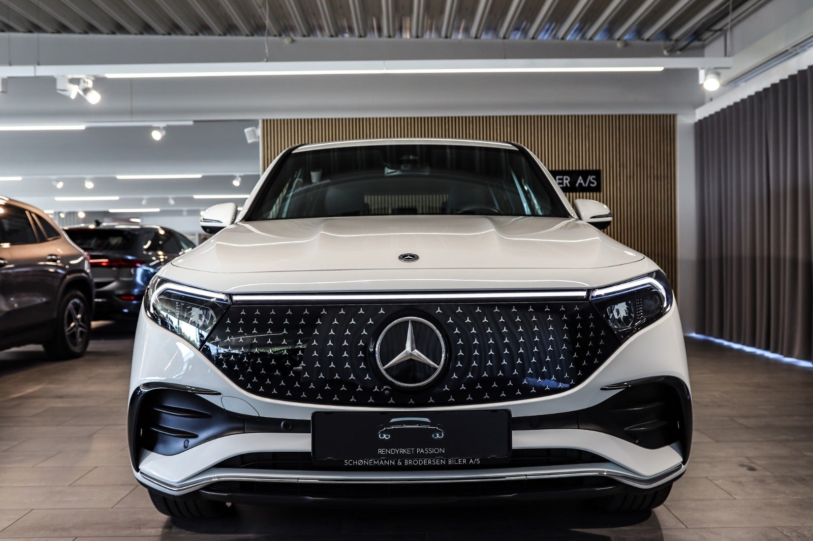 Billede af Mercedes EQB300  AMG Premium 4Matic