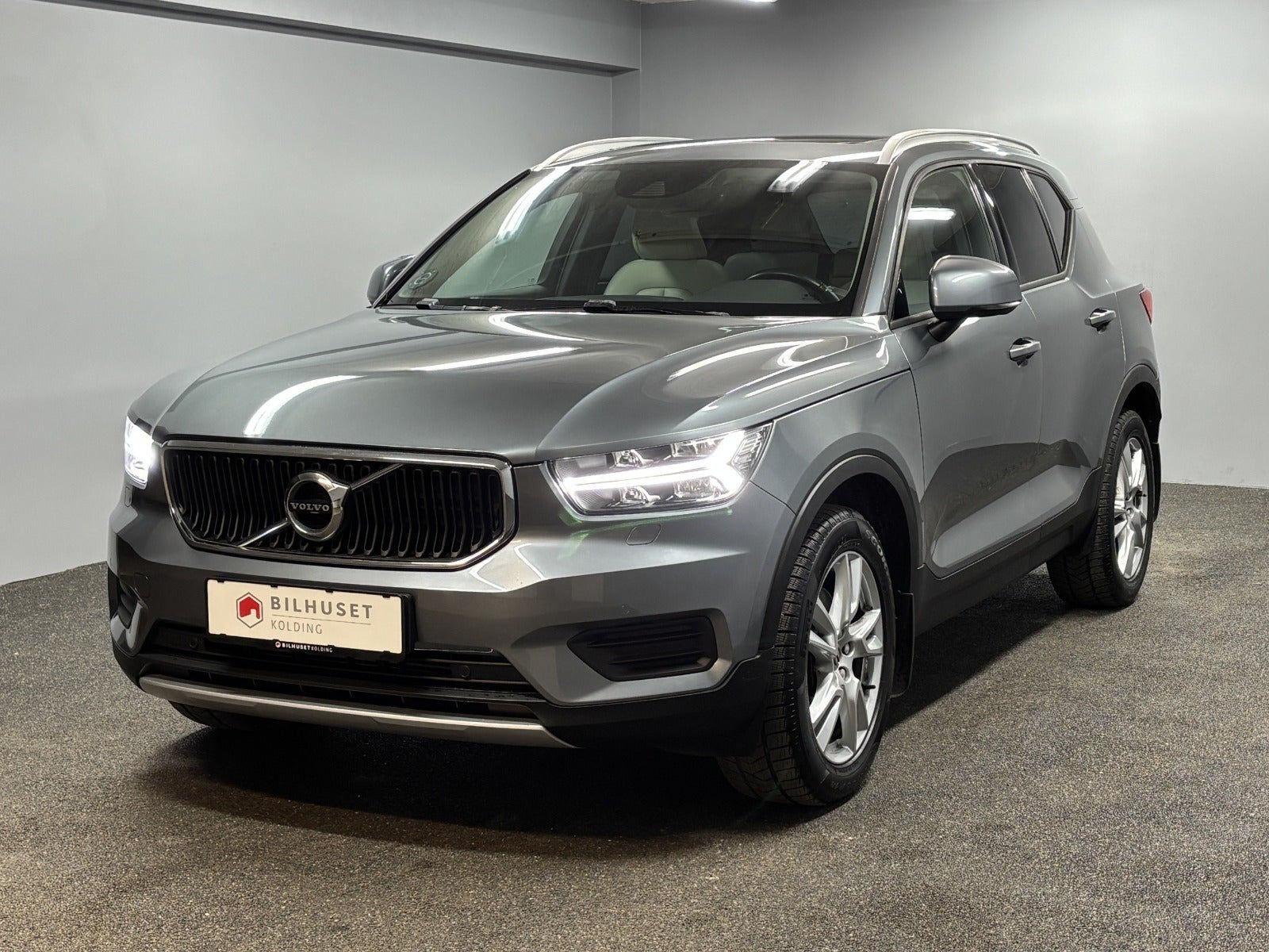 Billede af Volvo XC40 2,0 T4 190 Momentum aut.
