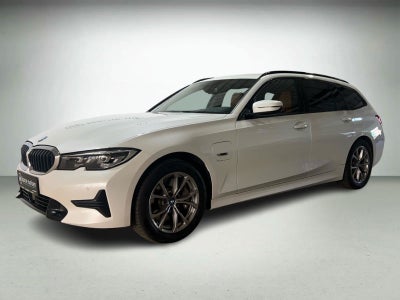 BMW 330e Touring Sport Line aut.