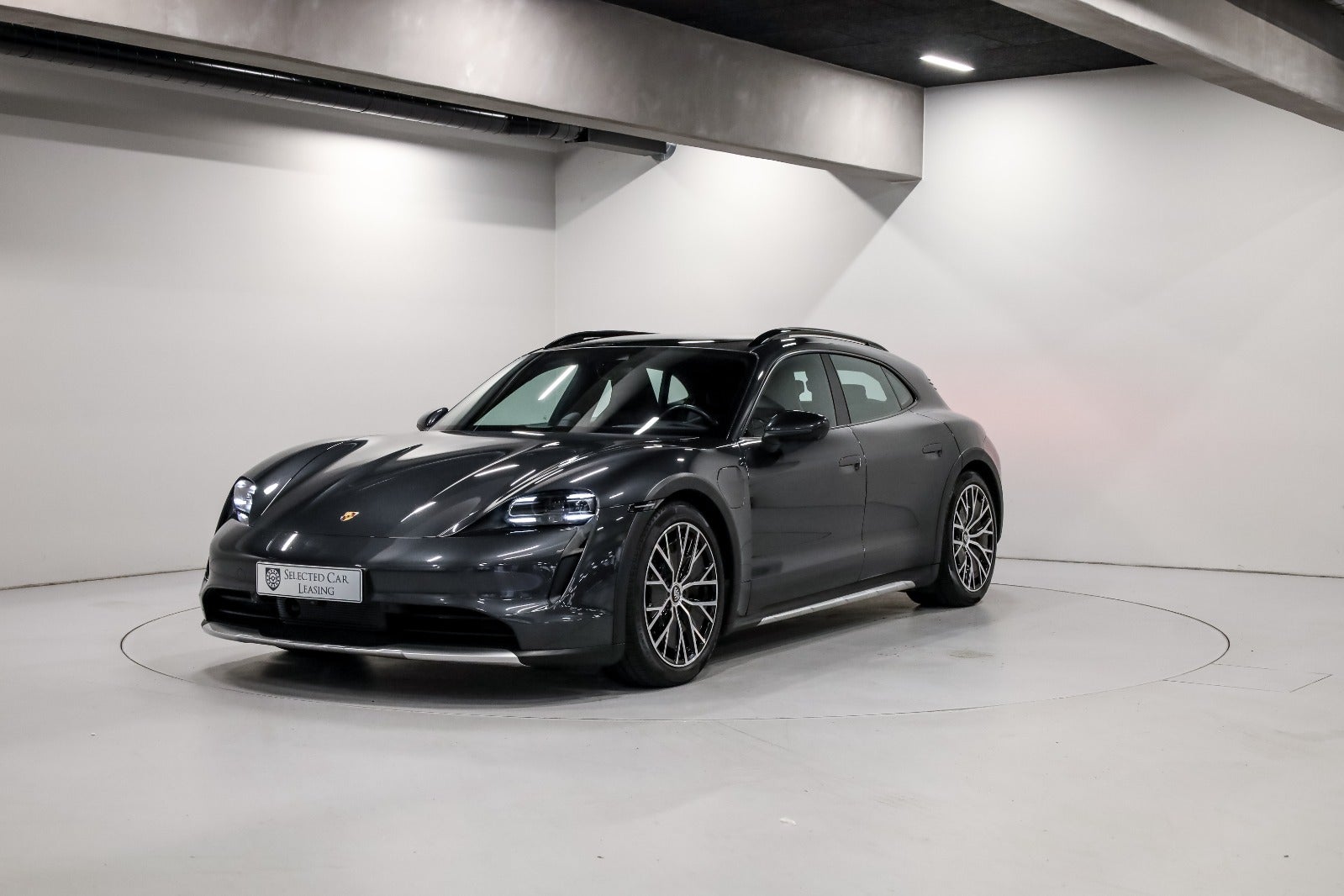 Porsche Taycan 4 Performance+ Cross Turismo