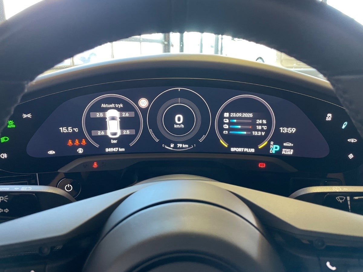 Porsche Taycan Turbo Performance+ Cross Turismo