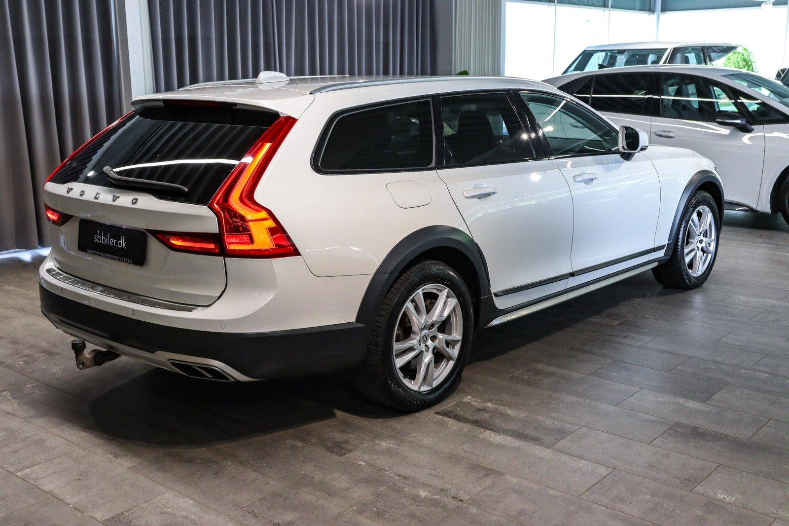 Billede af Volvo V90 CC 2,0 D4 190 Momentum aut. AWD