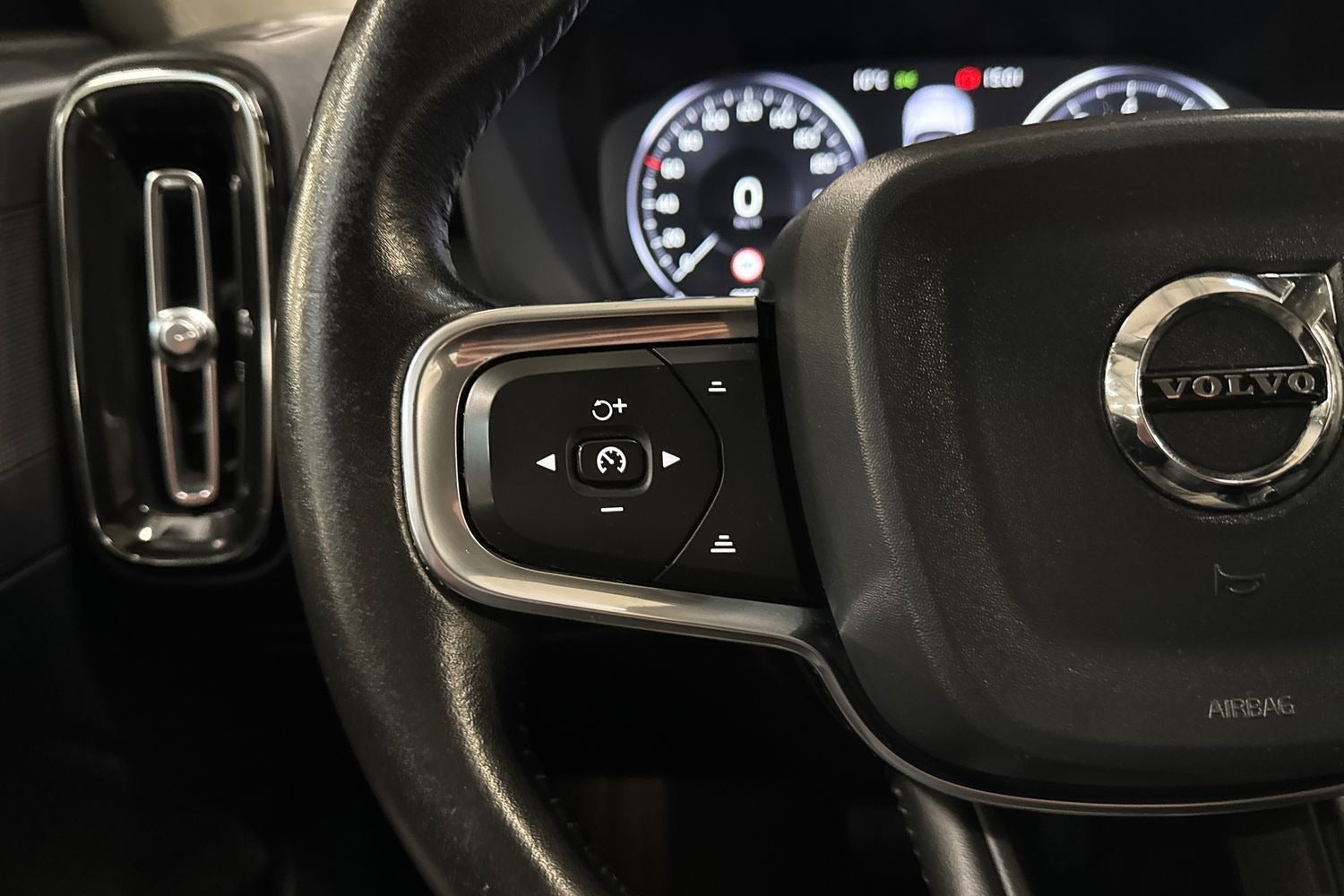 Billede af Volvo XC40 1,5 T3 163 Momentum aut.