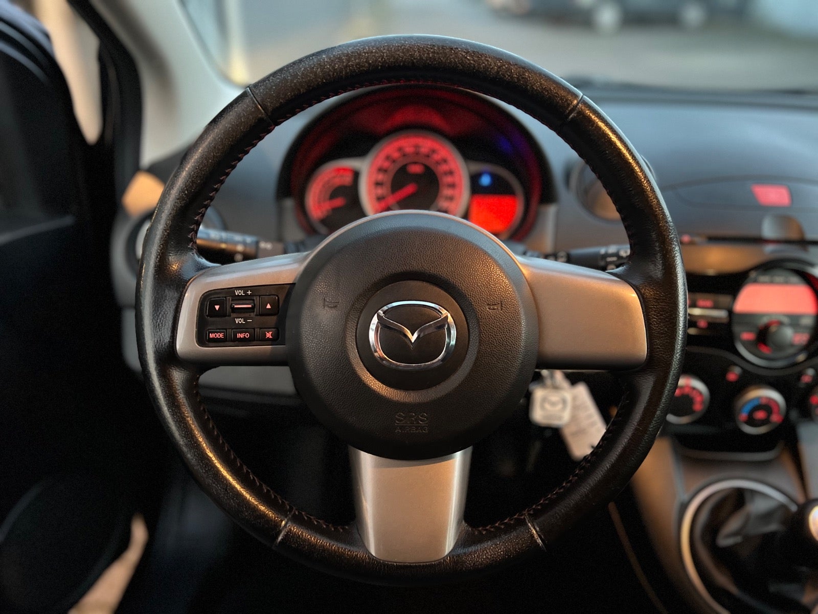 Mazda 2 2015