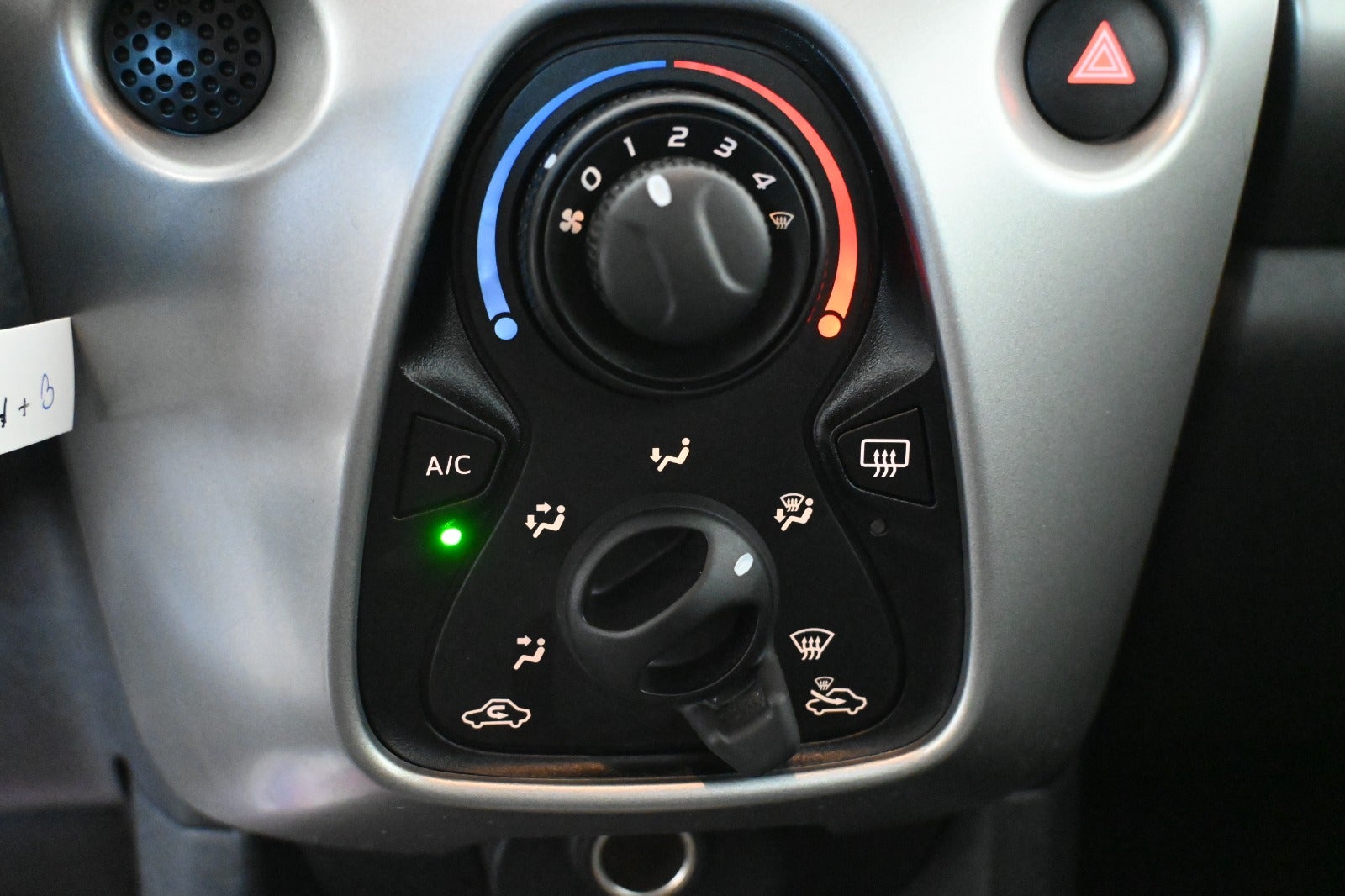Toyota Aygo VVT-i x-plore x-shift