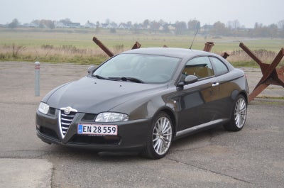 Alfa Romeo GT 2,0 JTS 3d