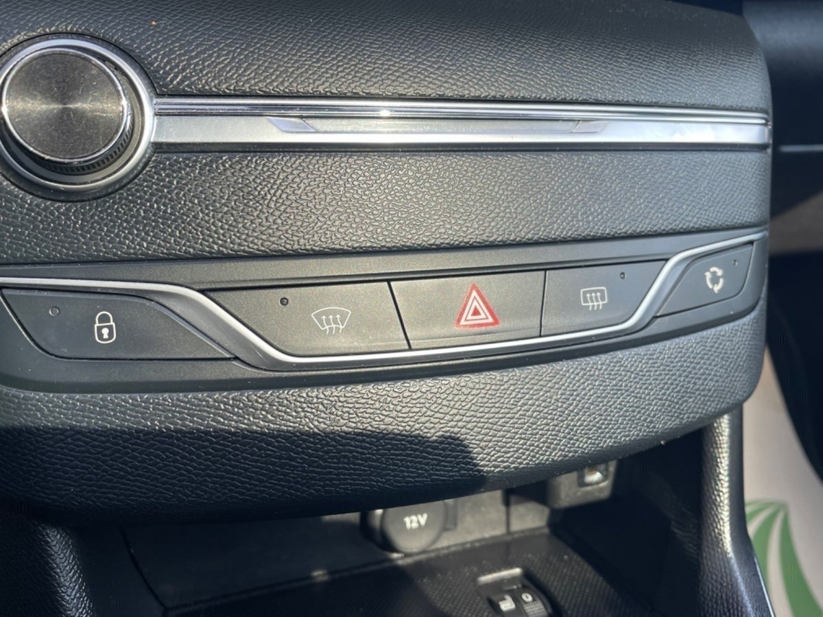 Billede af Peugeot 308 1,6 BlueHDi 120 Allure Sky SW